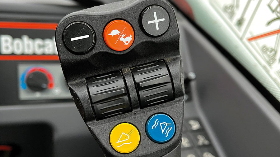 teleskopski nakladalnik Bobcat