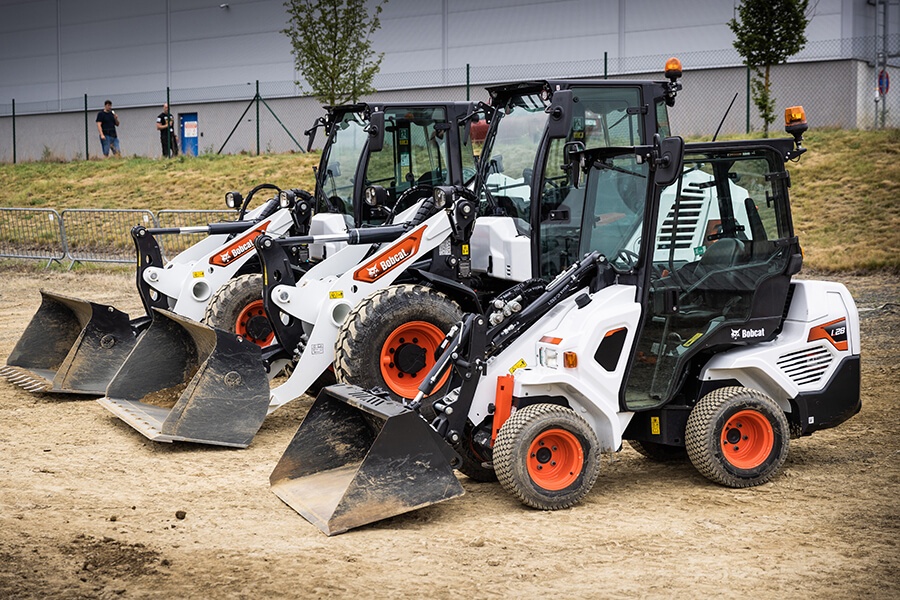 zglobni nakladalci Bobcat